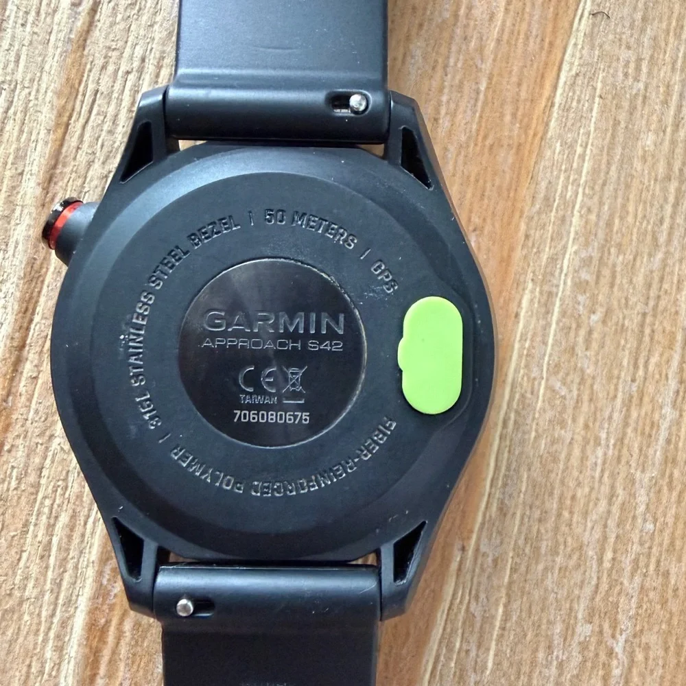 GARMIN Approach S42 GPS Golf Watch. Pre-Owned. Dust Plug. Great Condition. - Picture 6 of 12